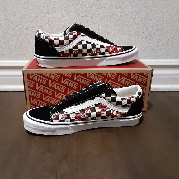 Vans - Picture 2 of 4